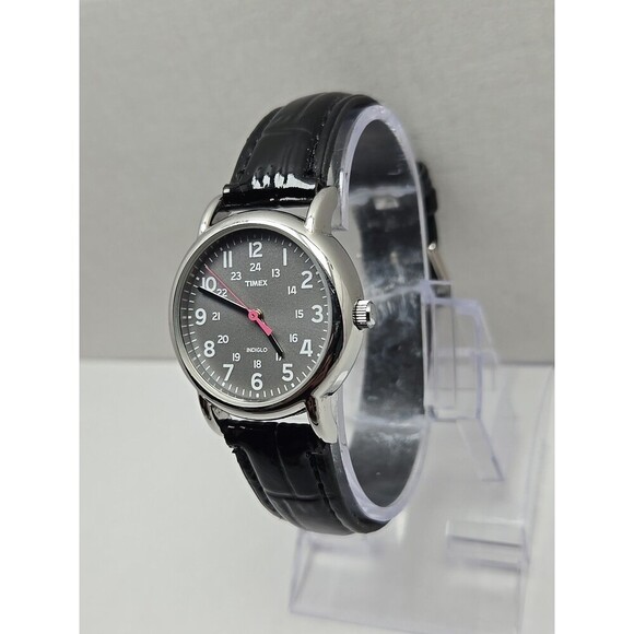 Womens Timex Weekender Indiglo Silver Tone 31mm Quartz Watch New Battery WR 30M - Picture 2 of 13